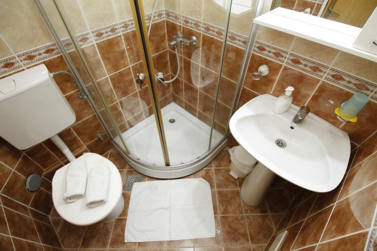 Apartments Mitrovici Milocer سفيتي ستيفان المظهر الخارجي الصورة