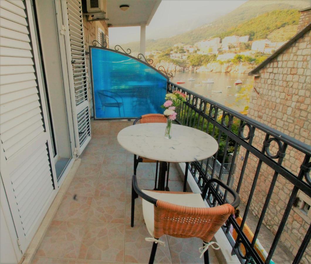 Apartments Mitrovici Milocer سفيتي ستيفان المظهر الخارجي الصورة